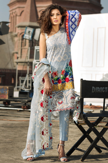 Mehwish Hayat feet photo thumbnail