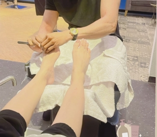 Mehwish Hayat feet photo thumbnail