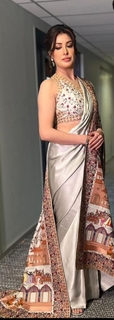 Mehwish Hayat feet photo thumbnail