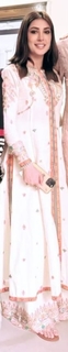 Mehwish Hayat feet photo thumbnail