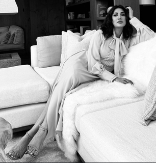 Mehwish Hayat feet photo thumbnail