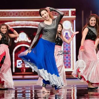 Mehwish Hayat feet photo thumbnail