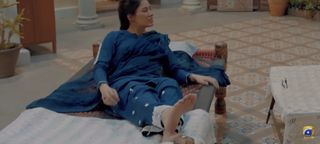 Mehwish Hayat feet photo thumbnail