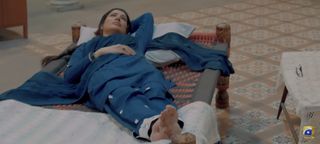 Mehwish Hayat feet photo thumbnail