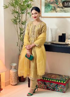 Mehzabien Chowdhury feet photo 5