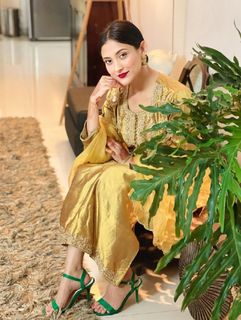 Mehzabien Chowdhury feet photo 4