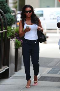 Mel B feet photo thumbnail