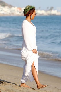Mel B feet photo thumbnail