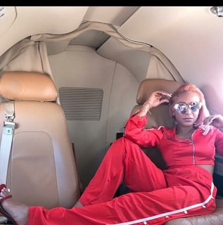Mel B feet photo thumbnail