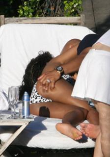 Mel B feet photo thumbnail