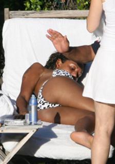 Mel B feet photo thumbnail