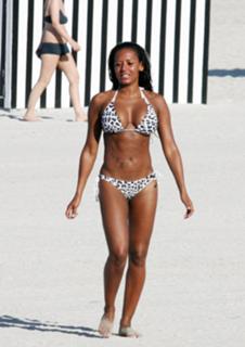 Mel B feet photo thumbnail