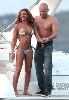 Mel B feet photo thumbnail