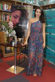 Mel Fronckowiak feet photo 18