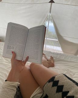 Mel Fronckowiak feet photo 12