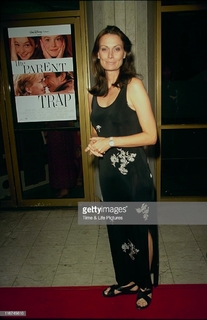 Mel Harris feet photo 10