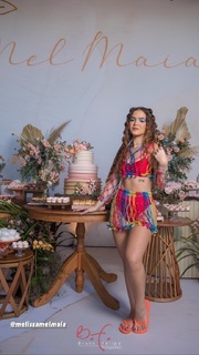 Mel Maia feet photo thumbnail
