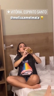 Mel Maia feet photo thumbnail