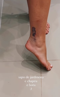 Mel Maia feet photo thumbnail