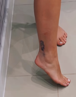 Mel Maia feet photo thumbnail
