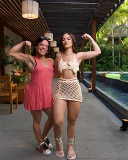 Mel Maia feet photo thumbnail