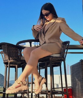 Mel Maia feet photo thumbnail