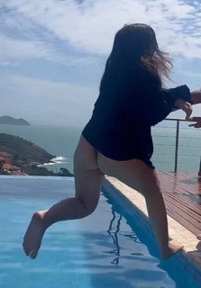 Mel Maia feet photo thumbnail