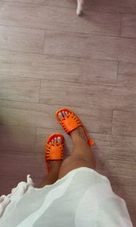 Mel Maia feet photo thumbnail