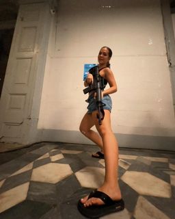 Mel Maia feet photo thumbnail