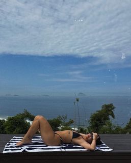Mel Maia feet photo 5