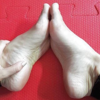 Mel Ravasio feet photo 16