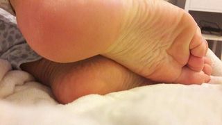 Mel Ravasio feet photo 14