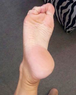 Mel Ravasio feet photo 12