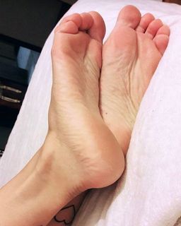 Mel Ravasio feet photo 10