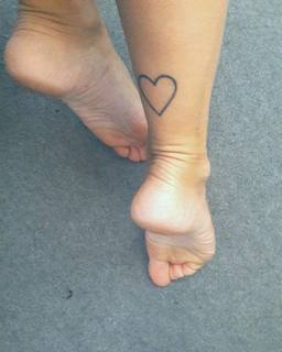 Mel Ravasio feet photo 3