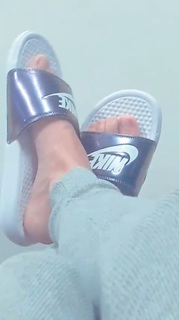 Mel Ravasio feet photo 3