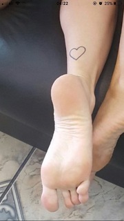 Mel Ravasio feet photo 7