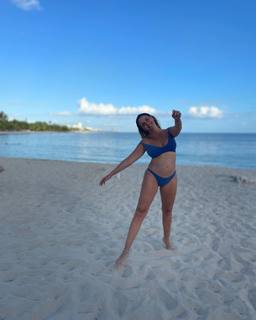 Melani Olivares feet photo 13