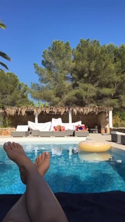 Melanie Blatt feet photo 5