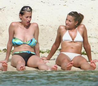 Melanie Blatt feet photo 3