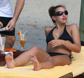 Melanie Blatt feet photo 13