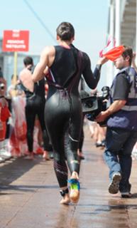 Melanie C feet photo thumbnail