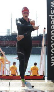 Melanie C feet photo thumbnail