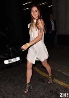 Melanie C feet photo thumbnail