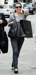 Melanie C feet photo thumbnail