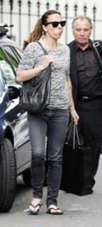 Melanie C feet photo thumbnail
