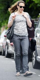 Melanie C feet photo thumbnail