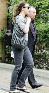Melanie C feet photo thumbnail