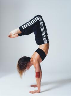 Melanie C feet photo thumbnail
