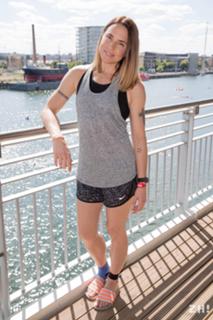 Melanie C feet photo thumbnail